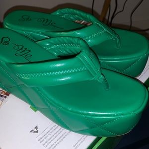 Green heeled sandals/Wedges